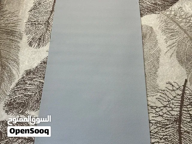 فرشة يوغا ورياضة غير مستخدمة