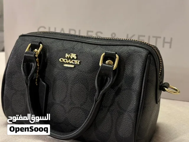 شنطة كوتش كشخه واسيعه استخدام اقل من 4 اشهر السعر 10 قابل للتفاوض
