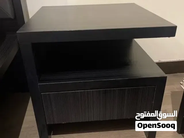 طاولة جانبية / side table