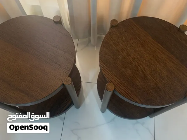 طاولة جانبية من ايكيا الحالة جيدة جدا