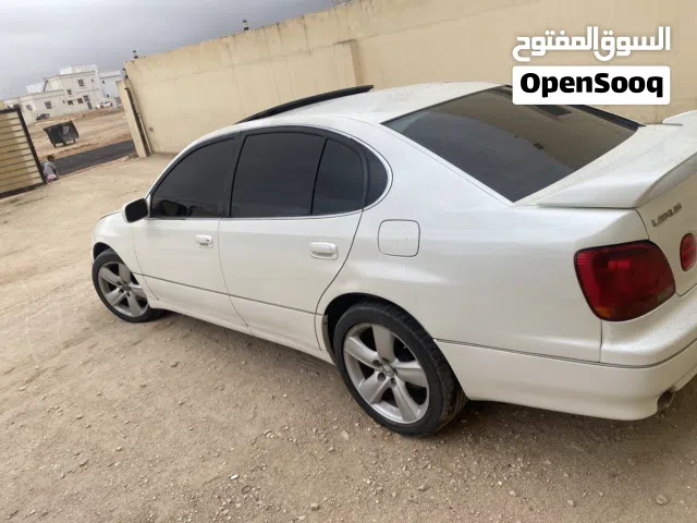 لكزس GS 300 موديل 2003 للبيع بجودة جيدة مع فتحة ومكيف