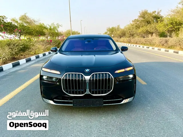 بي ام دبليو  735 خليجي صبغ وكالة موديل 2025