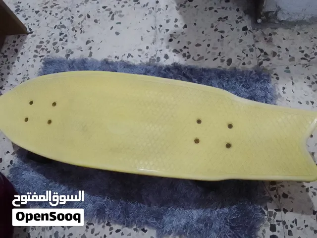 لوج تزلج للمحترفين والصباقات لكن مستعمل بنصف السعر