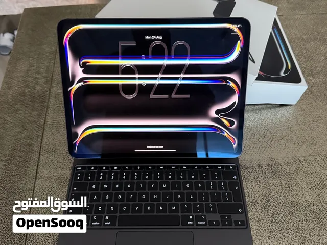 iPad Pro M5 13 inch 256GB 18GB WiFi Magic Keyboard UAE VERSION