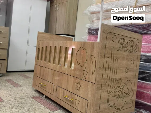 Lit pour bébé pratique avec commode de rangement – Haute qualité, design élégant, démontable et faci