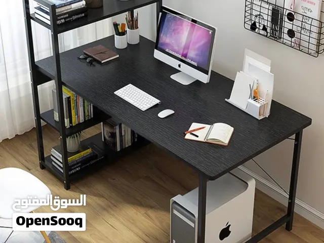 مكتب اسود مع ارفف