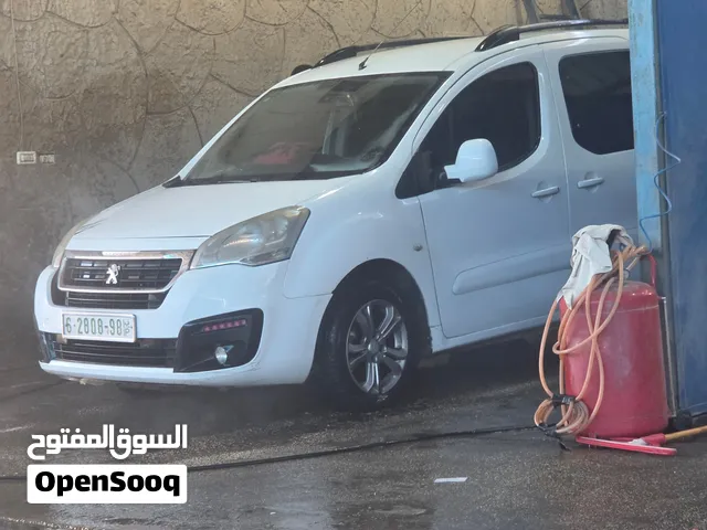 بيجو بارتنر 2017 6 ركاب السيارة نفس الصور لعبة