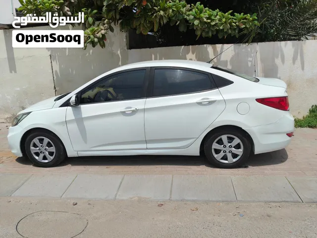 Hyundai accent 2012