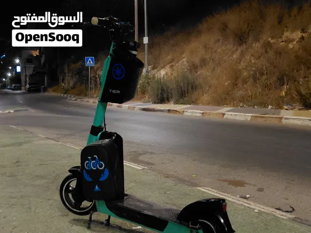 سكوتر تاير للبيع حاله فوق الممتاز بطارية اصلية لوحة bc السودة من600w ل 1000w بطارية 48فولت مفتوحة 60