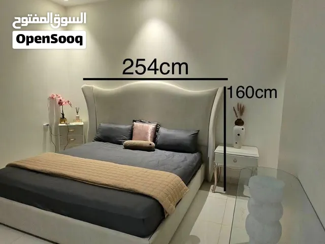 سرير سوبر كينج + 2 كميدينة من مجموعة كلوي من تناتل استعمال نظيف سنتين