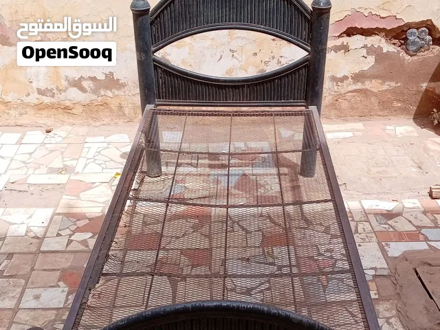 تصنيع وصيانة وأعمال حدادة