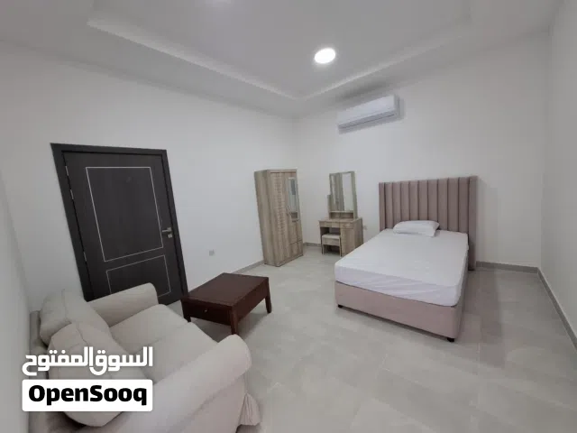غرف للإيجار يبدا 1500  شهري - دخول ذكي، حارس 24 ساعة موقف سيارة