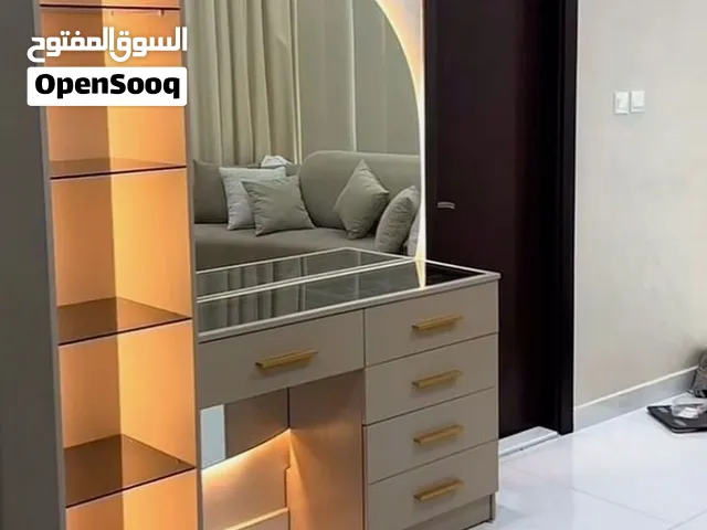 تسريحة غرفة نوم تصميم عصرية وأنيقة حجم كبير ومناسب أحدث الموديلات والتصاميم وإمكانية اختيار اللون