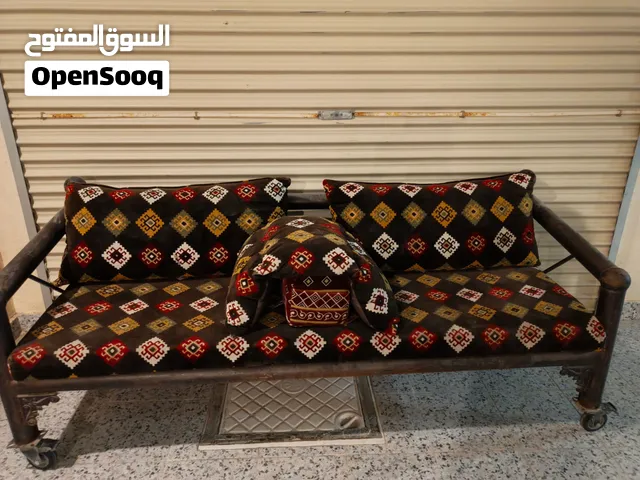 3 كراسي خارجية بالفرش كامله قابل للتفاوض