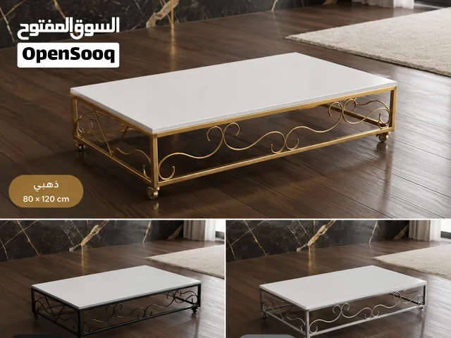 طاولة ضيافة أرضية مستطيلة بسطح أبيض وهيكل معدني مزخرف مع عجلات 80×120 سم