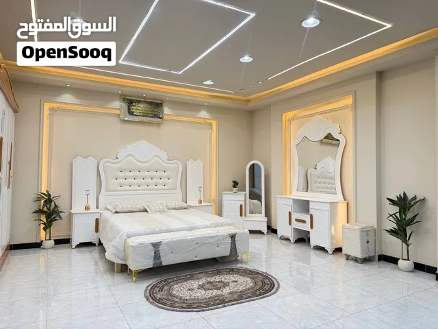 بشرى سارة لعشاق المتانة والفخامة! للبيع غرفة نوم نجارة عراقية أصيلة  بتصميم ملكي مودرن يجمع بين