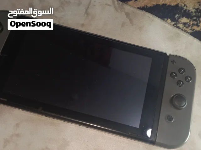 للبيع نينتندو سويتش 1 نظيف كرتونه وكل المحتويات جاهز للعب فورا الجهاز قابل للتهكير