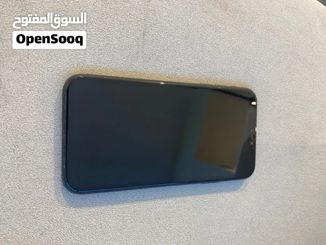 Apple iPhone 11 64 GB in Northern Governorate