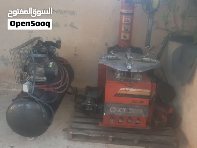عده بناشر كامله جكات اثنين فرد هواء برابيش كمبريسه شغالات 100% وبسعر حرق