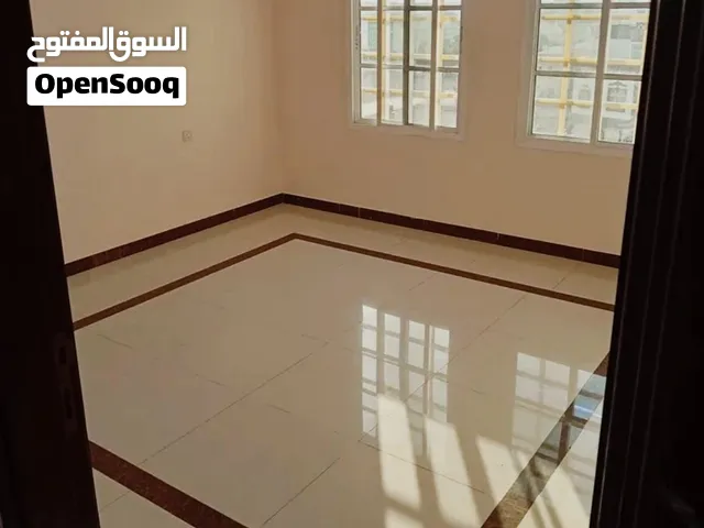 شقه مميزه للايجار في مسقط المعبيله الطابق الارضي مكونه من 2غرف نوم ومطبخ ودورتين مياه شامل الفواتير