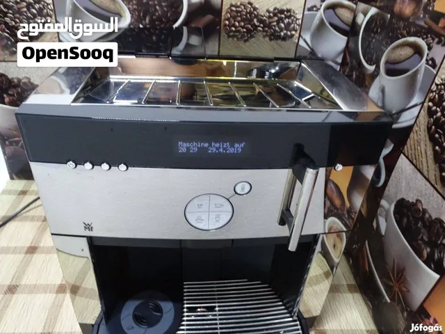 آلة إعداد القهوة ألمانية الصنع الأوتوماتيكية بالكامل شبه جديد