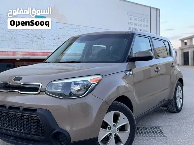 كيا سول 2016 امريكيه لون مميز  ماشيه 182mi قياده مشالله ولا عيب كل شي شغال