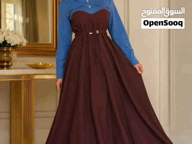 تسويق وبيع ملابس اكسسورات ادوت تجميل