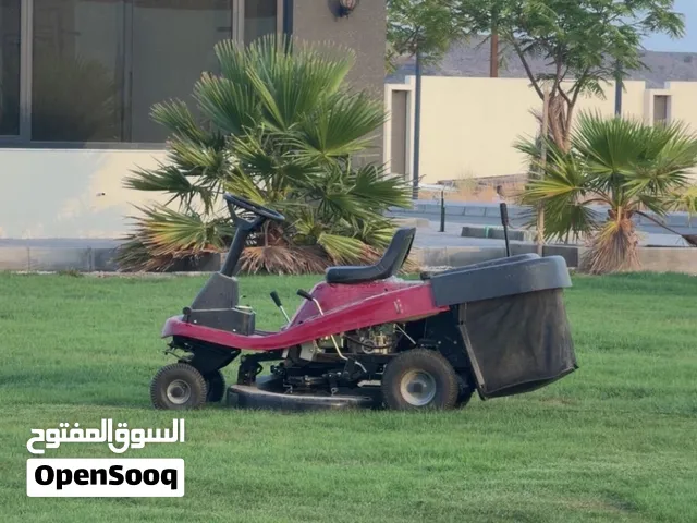 مكينة قص العشب الملاعب ومسطحات الخضار
