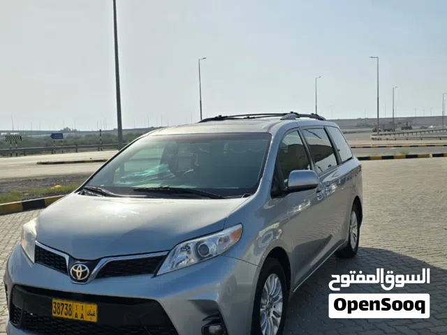 Used Toyota Sienna in Al Batinah