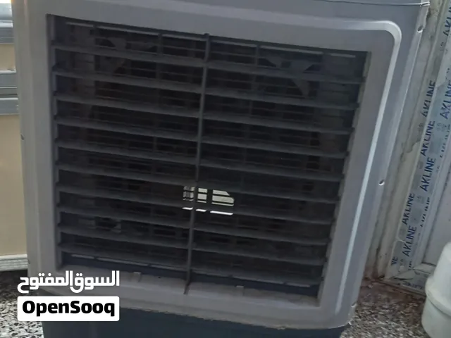 مجمدة وشاشة نوع شونك مع الميز ومبردة داخلية