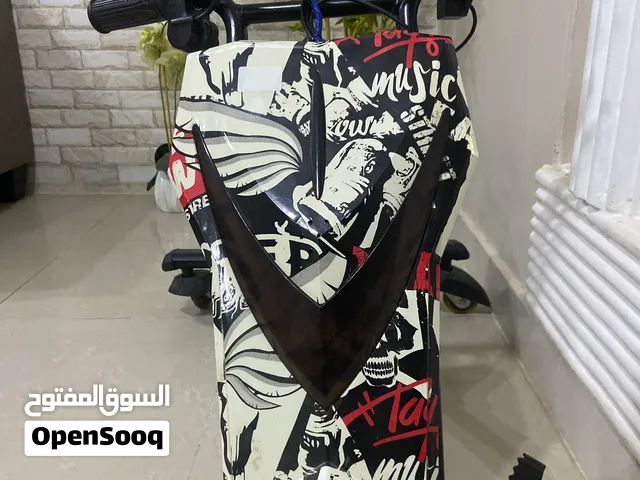سكوتر للبيع نظيف.