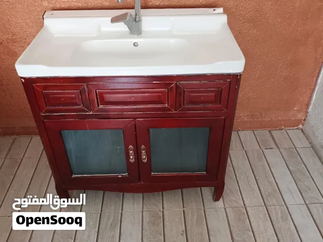 مغسلة نظيفة جدا شبه جديدة