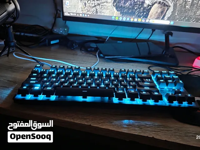 تجميعة رايزر احترافية للألعاب والستريمنج (مايكروفون Seirēn + كيبورد Huntsman TE + ماوس Naga Trinity)