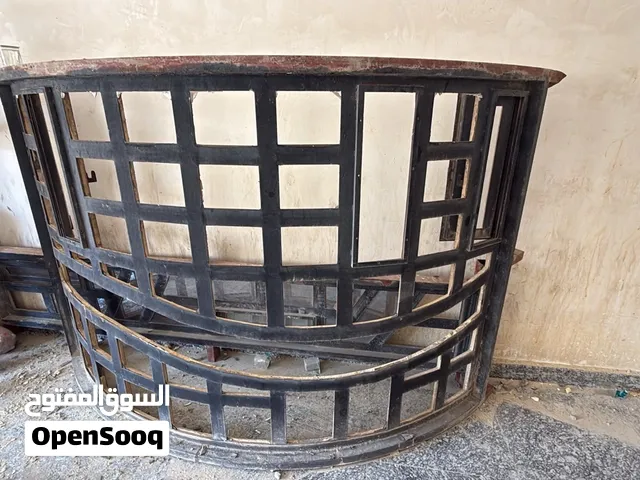 السلام عليكم شبابيك للبيع حسب ماموضح بالصوره سعرهم 1250 وبيهم مجال