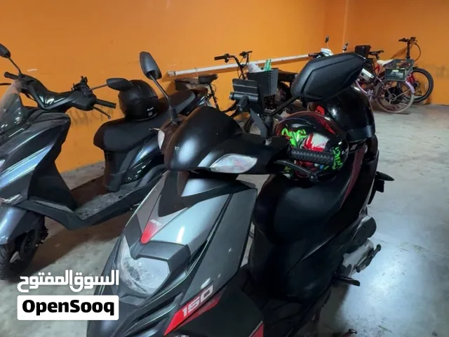 آبريليا سكوتر مستعمل 2023 بحالة ممتازة بمحرك 150 سي سي مع