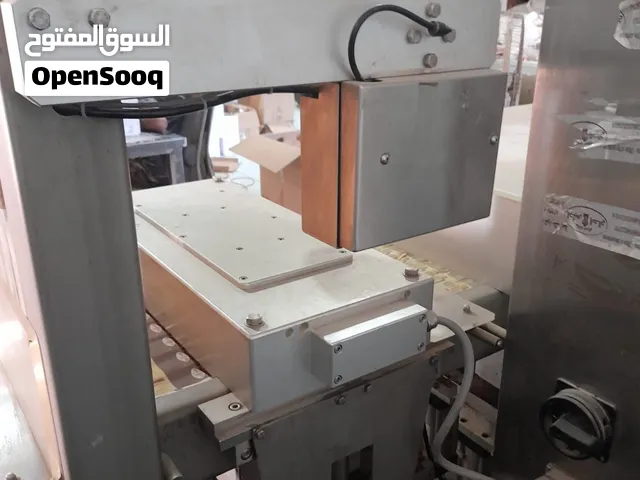 ماكينه تغليف وتفريغ الهواء