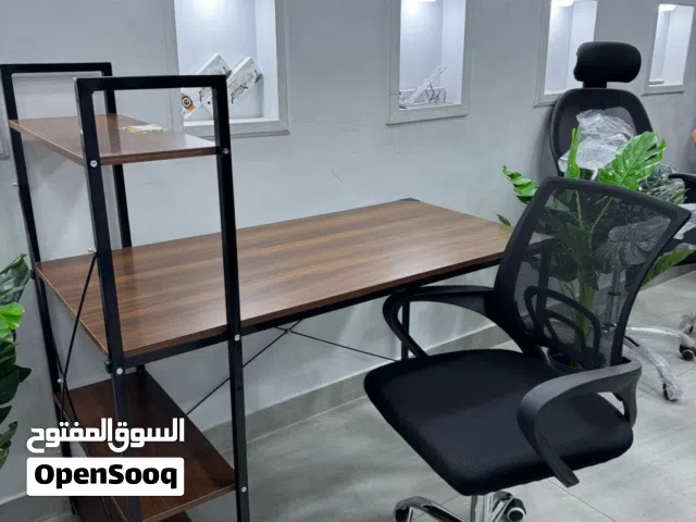 طاولة مكتب عصرية