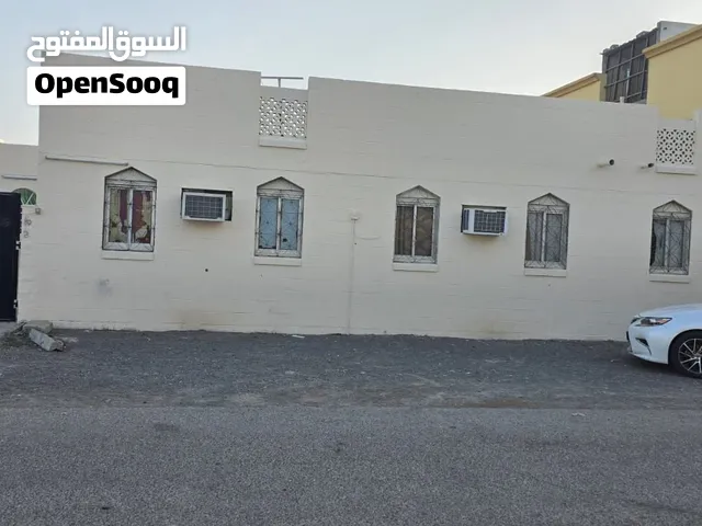 للبيع منزل شعبي ف الخوض الجناح الأسود قريب من جامع السلطان قابوس والمدارس الحكوميه