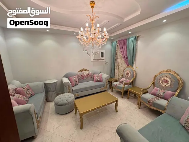 طقم كنب بحالة ممتازة للبيع