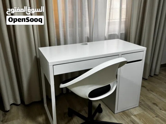 مكتب وكرسي للبيع