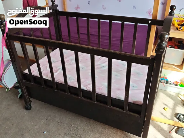 سرير اطفال