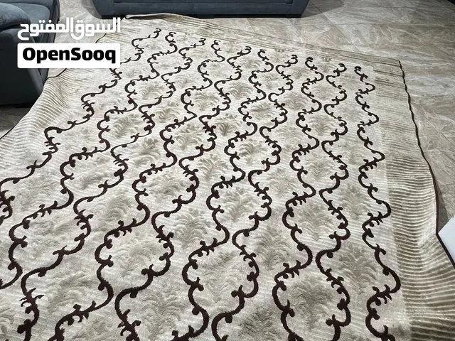 سجاد مستعمل نظيف البني الطول 338 العرض 258 السكني الطول 323 العرض 273
