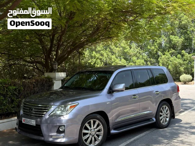 للبيع LX570 /. 2011