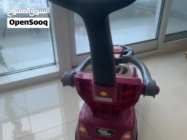 سيارة أطفال
