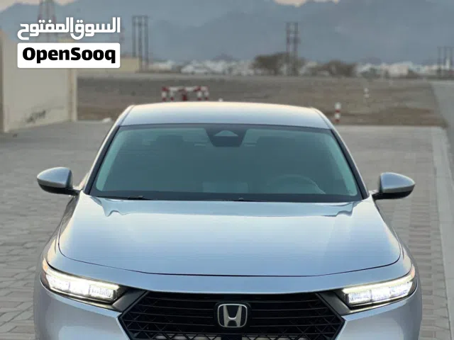 هوندا أكورد 2023 LX قمة في النظافة وممشى جدا بسيط بريحة الوكالة