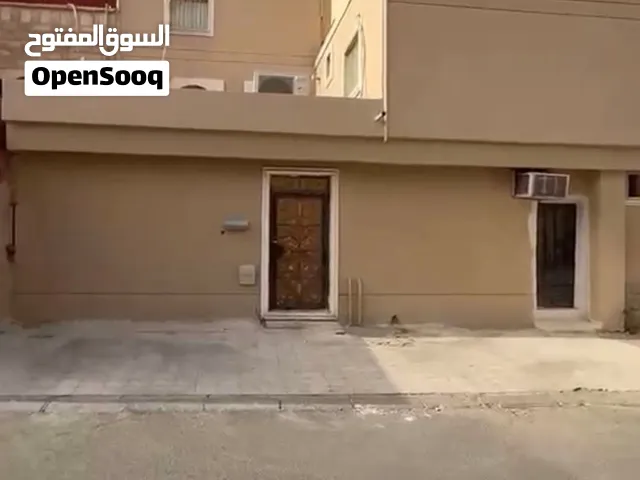 للبيع بيت الواحة ثلاث ادوار بطن وظهر