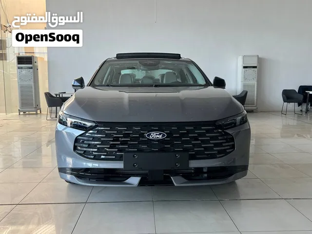 فورد تورس تيتانيوم 2026 - شاشه تعمل باللمس قياس 13.2 بوصه