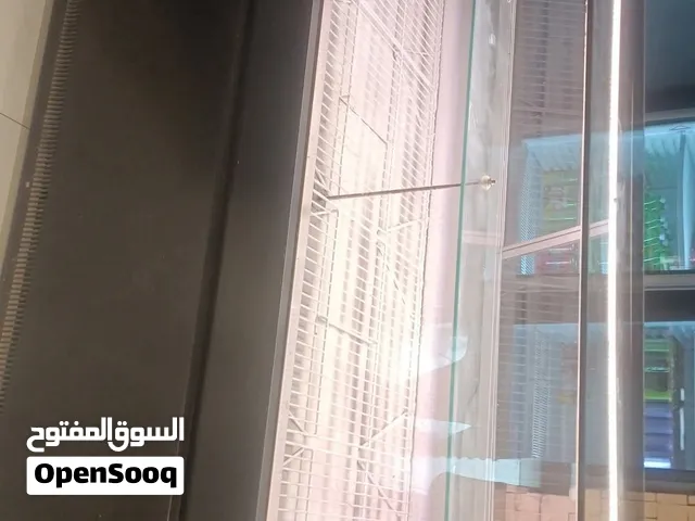 معدات مطعم للبيع تلاجة لحوم وبانيو ماريه وجبات ومكينه كريب وهود وطاوله رخام وكوشه