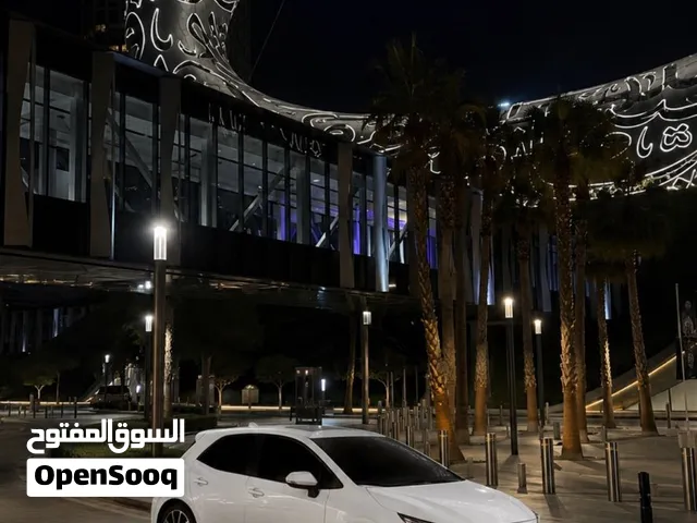 تويوتا كورولا هاتشباك قير عادي — بحالة الوكالة ونظيفة جداً، استخدام خفيف جداً