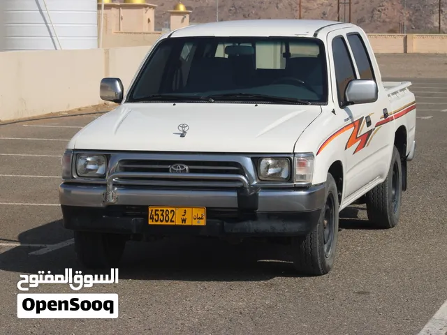 تويوتا هايلكس 2700 موديل 1999